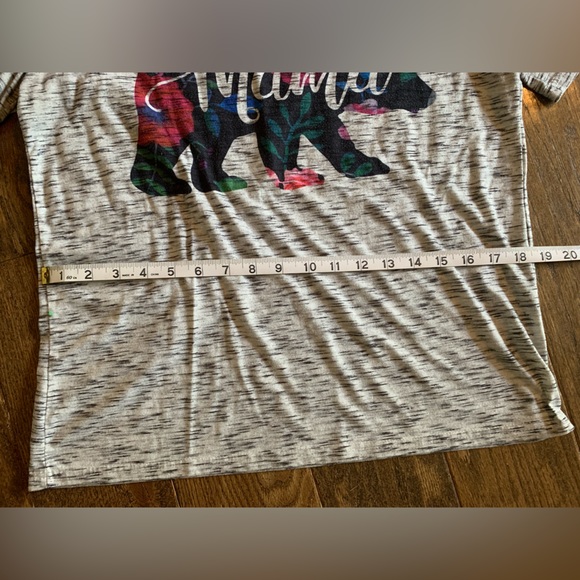 3/ $15 sale Mama bear t shirt - Picture 2 of 4